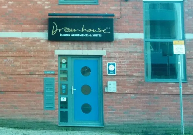 Dreamhouse Apartments - Bloom Street