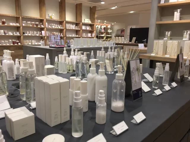 SHIRO 玉川髙島屋S・C店