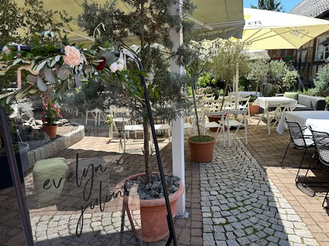 PONY STAMMHAUS BY TOBIAS WUSSLER