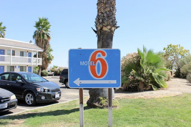 Motel 6 Coalinga, CA - East