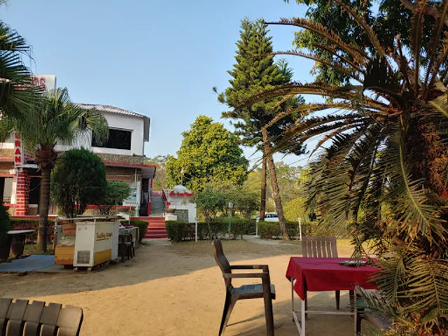 CHIEFS BEER BAR & RESTAURANT