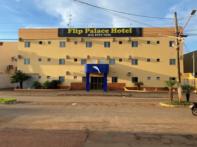 FLIP PALACE HOTEL