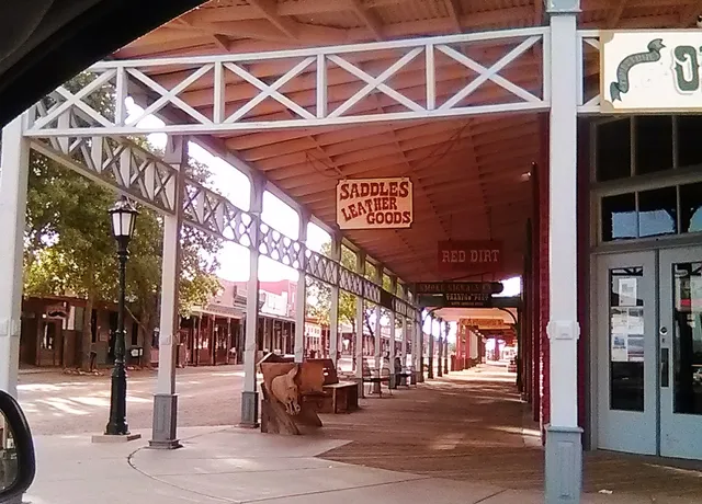 Geno D'Ambrose Custom Saddles