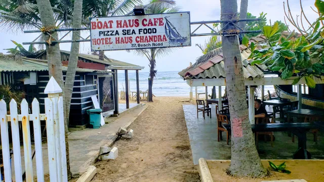Boat Haus Cafe