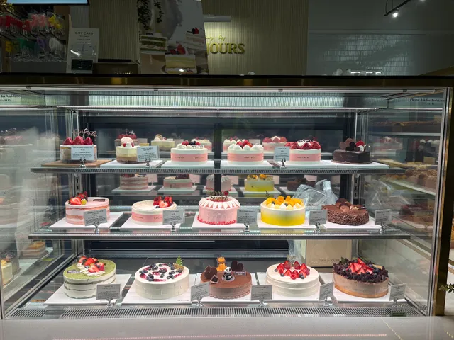 Tous les Jours Bakery and Cafe