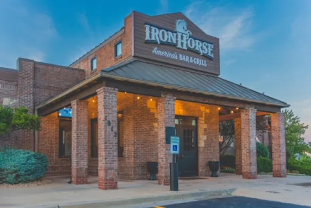 Iron Horse Bar & Grill - Lees Summit