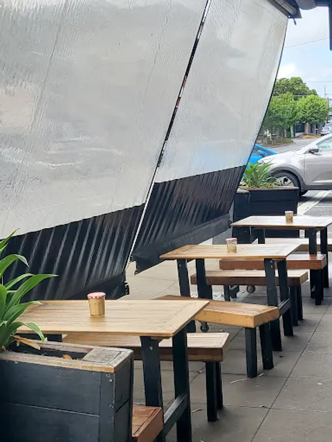 Hampton Corner Cafe/Bakery