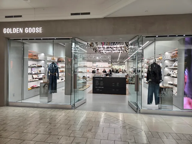 Golden Goose New Jersey Short Hills