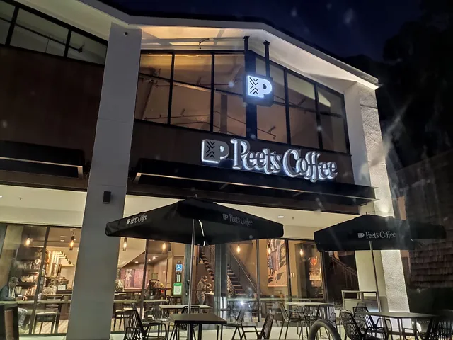 Lincoln Square Shopping Center