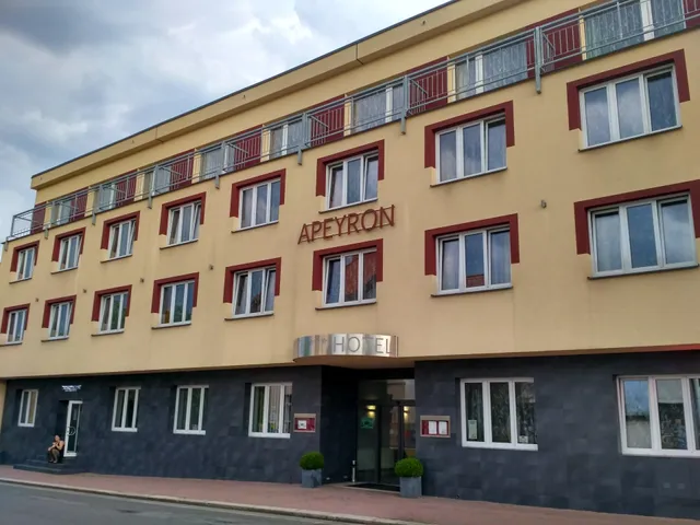 Apeyron Hotel