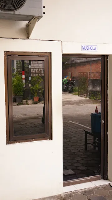 Sate Klathak dan Bakmi Jowo Pak Jede, Nologaten