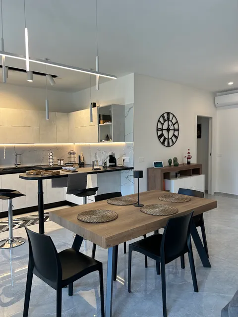 Lorenzo Luxury House