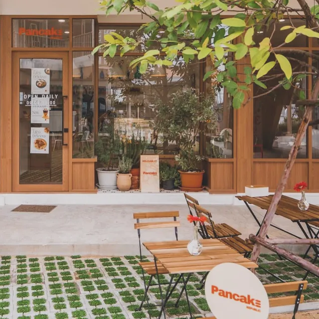 Coffee & Pancake Republic Cafe / bistro all day brunch