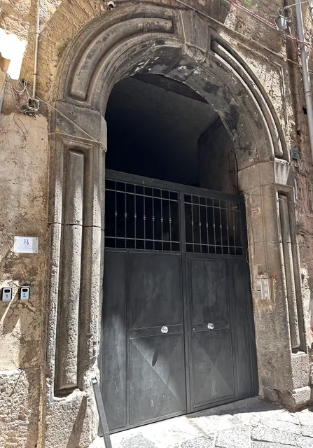 Blu Parthenope a Spaccanapoli