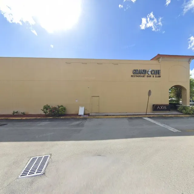 Lume Bistro & Lounge