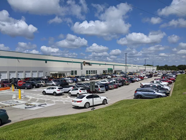 Amazon Fulfillment Center (SDF9)