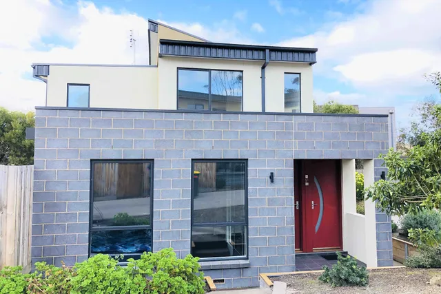 Apollo Bay Seal Apartments