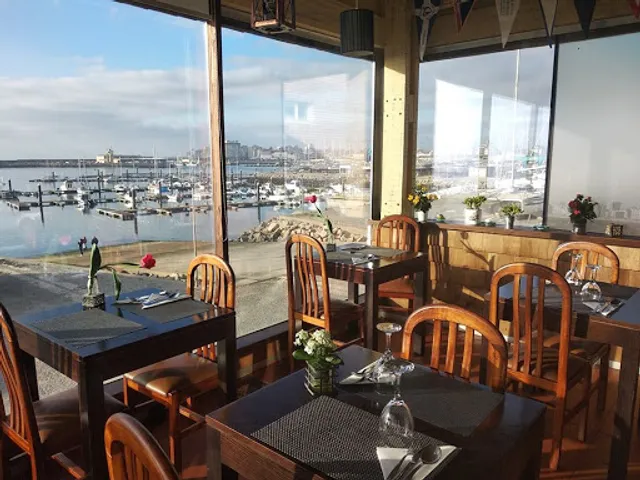 Anastacia Delicatesses