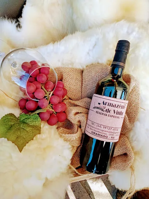 Adega Armazém do Vinho | Queijos Salames & Presentes Regionais