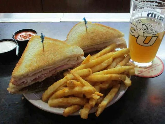 Players & Spectators Bar & Grill