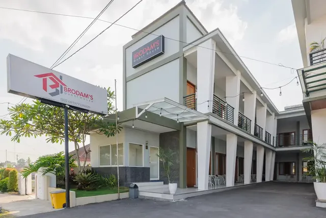 Urbanview Hotel Brodam's Pematang Siantar by RedDoorz