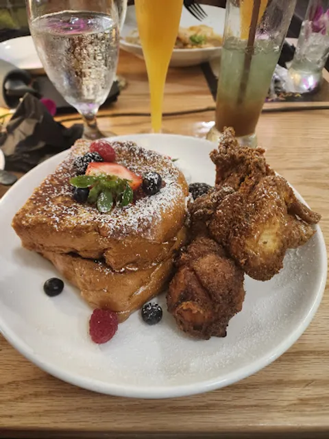 Kekoon Restaurant & Lounge