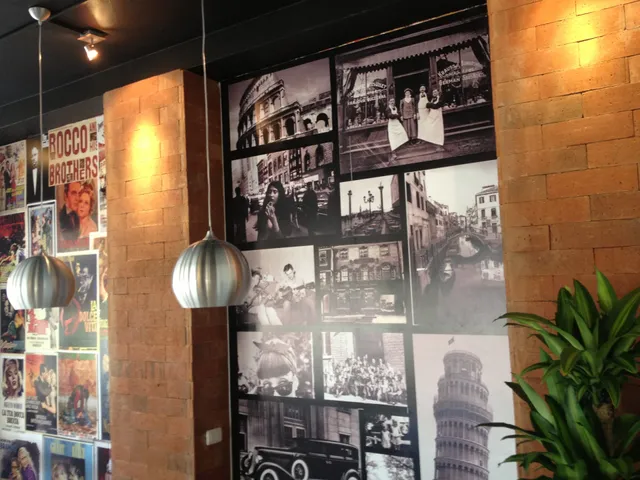 Toto's Pizza • Monumento a La Madre