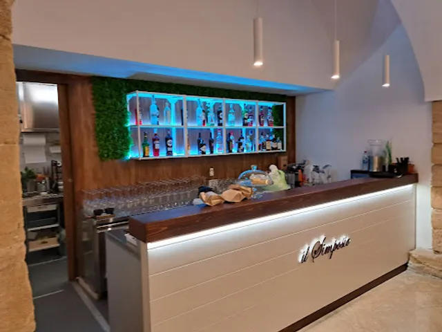 IL SIMPOSIO - Città Vecchia -