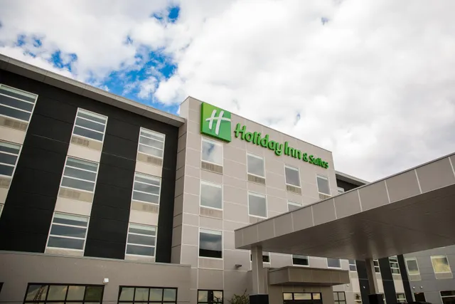 Holiday Inn & Suites Calgary South - Conference Ctr by IHG