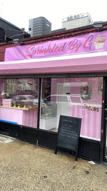 SprinkledByG | NYC Custom Cakes