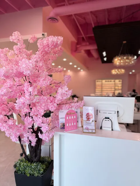 Pinky Nails and Spa Scottsdale