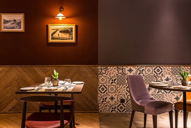 soMos Restaurant & Lounge