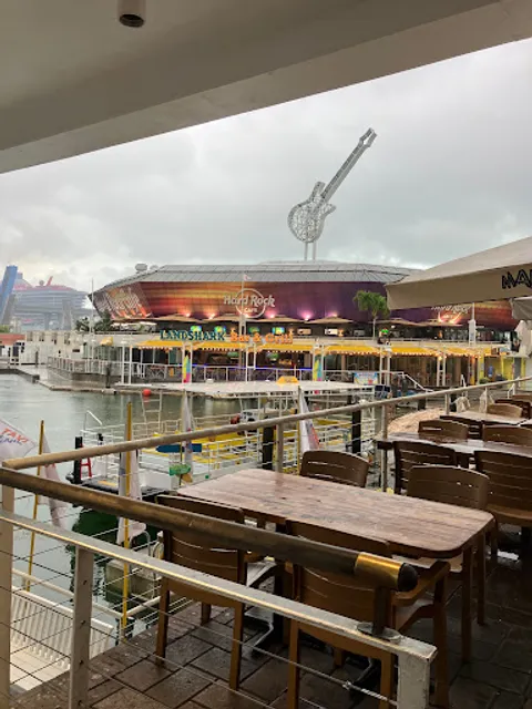 LandShark Bar & Grill - Miami Bayside