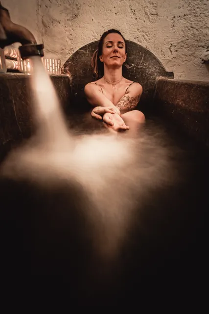 Les Bains De Secours