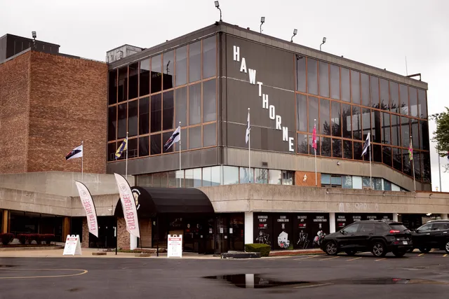 Hawthorne Race Course & Fanatics Sportsbook