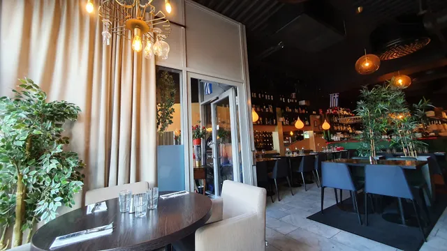 Greek Taverna Giamas