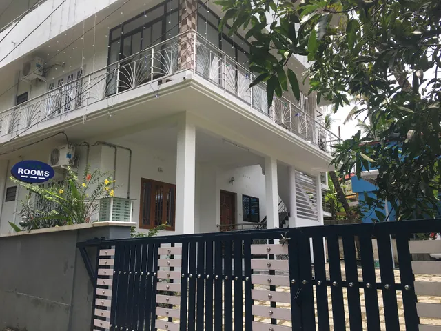 Emarks Rooms edappally