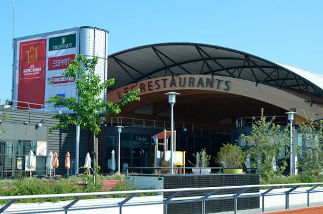 Les Armoiries Shopping Centre
