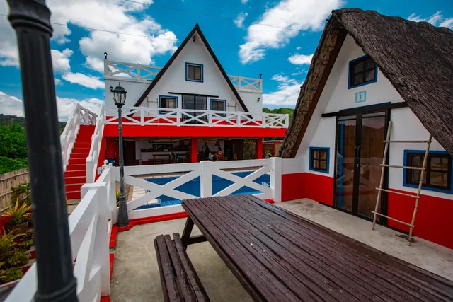 Triangle Huts - Resort, Restaurant & Bar