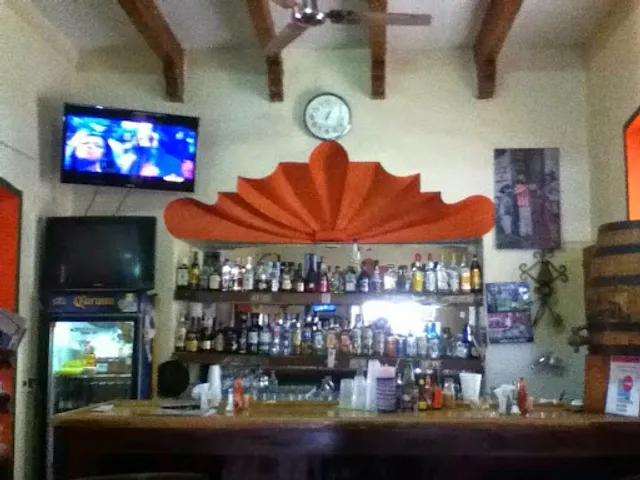 Bar Los Equipales -Cocina Mexicana,alitas y snacks