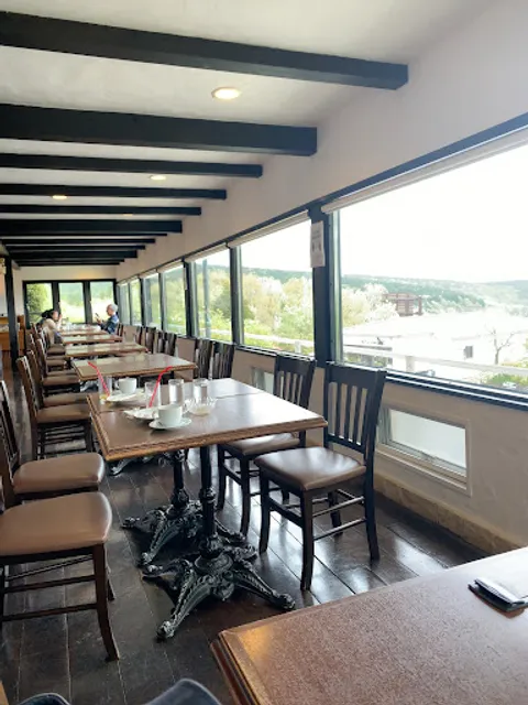 シェ·タニ瀬の本高原店