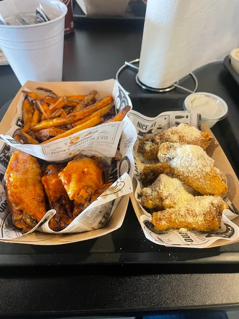 Alvin's House of Wings