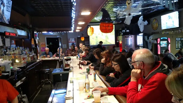 The Neighbors Lounge & Lanes