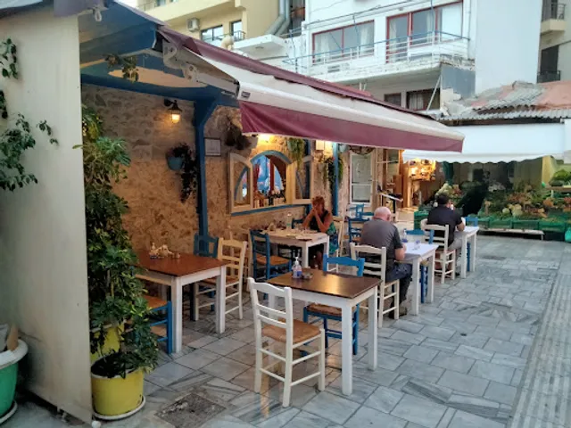 Bitirinis fish street food