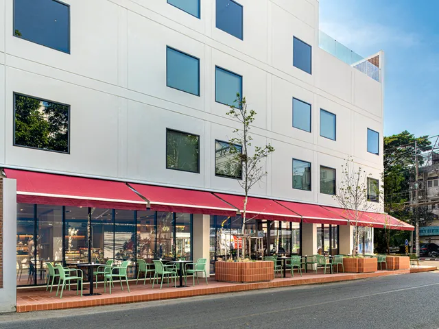 ibis Chiang Mai Nimman Journeyhub Hotel