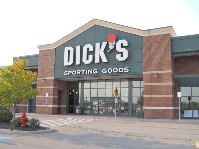 DICK'S Sporting Goods