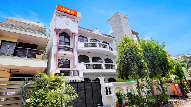 FabExpress Ivy Inn - Hotel in Sector 35, Noida