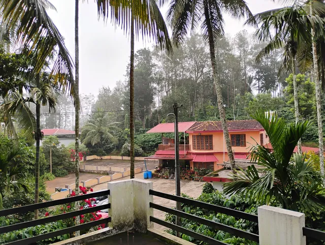 Nature's Craft Estate Stay