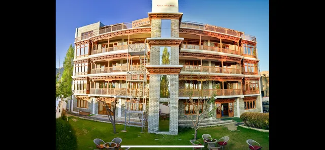 HOTEL CITY PALACE