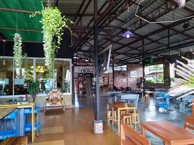 Ok Saeng & Coffee in Mind by Mum Aroi: Buffet for Wide Variety- Burgers, Noodles, Curries & More